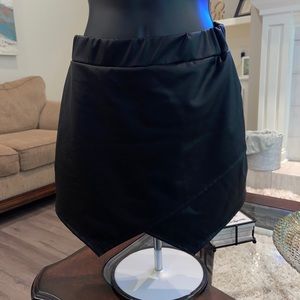NWT Windsor black skort size small